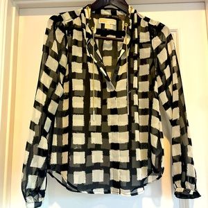 Gorgeous Designer Michael Kors Blouse! Black and White with Gold Chain